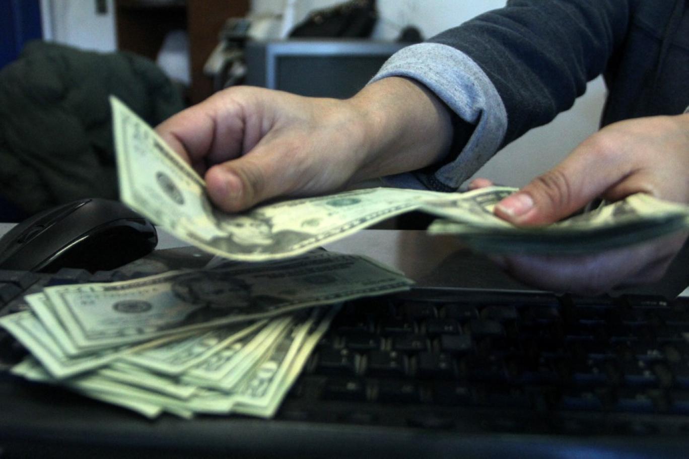 معظمها يستخدم في الإنفاق الاستهلاكي.. كيف تستثمر الدولة تحويلات المصريين بالخارج في التنمية؟ 